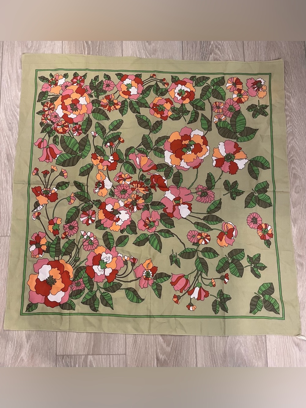 Vintage 70s floral square scarf